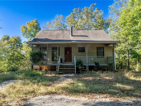 137 Brown Loop NW, Cartersville, GA 30121