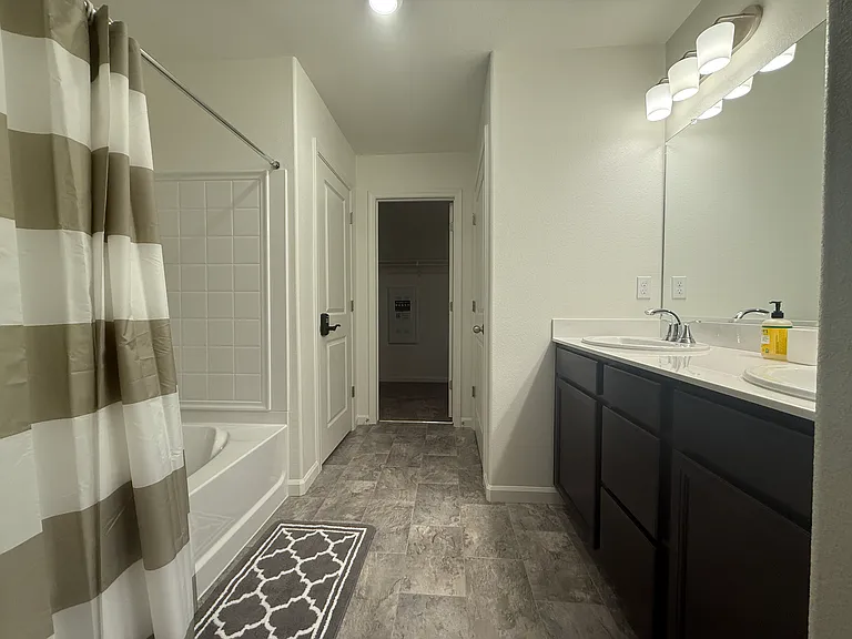 2165 S Sylmar Ave — Photo 7