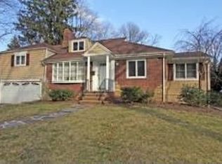 39 Chestnut Hill Pl, Glen Ridge, NJ 07028