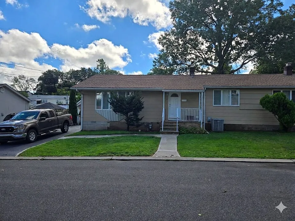 10 Stuyvesant Ct