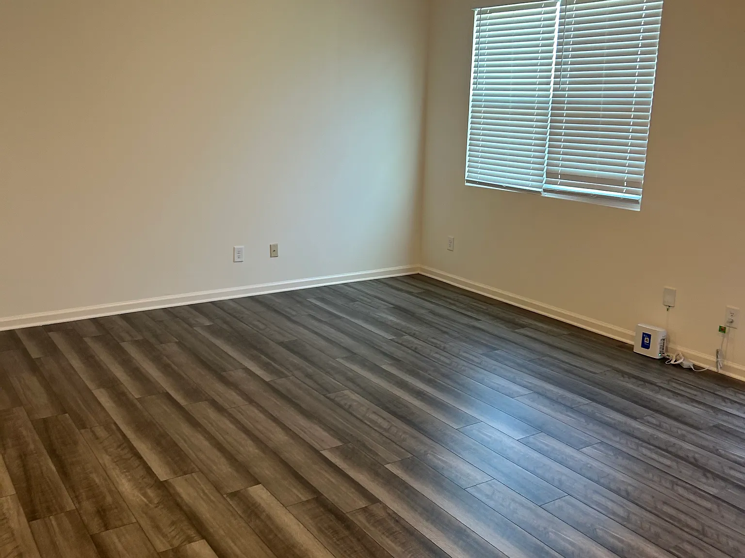 3 bed, 2.5 bath, 1420 sqft, $1,695 — Photo 3