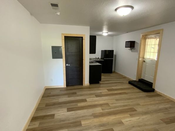 907 S Broadway St #38