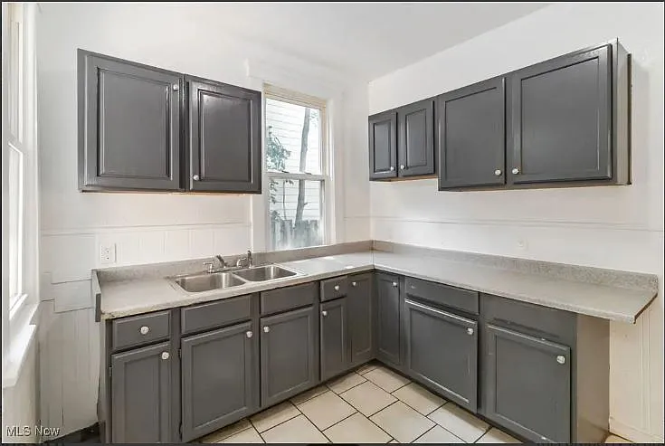 9919 Raymond Ave — Photo 11