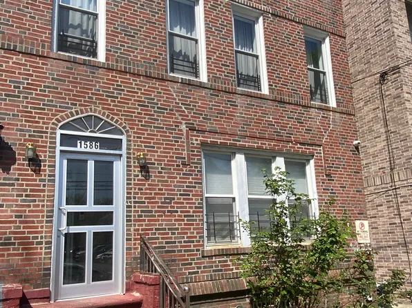 1586 East 22nd Street image 5 of 8