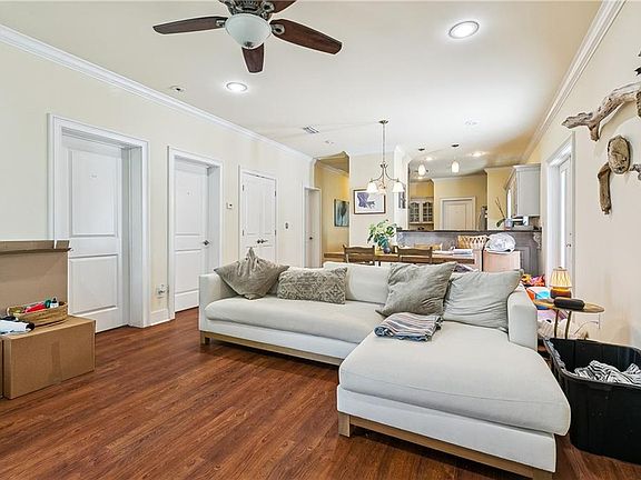 3rd image of 6123 Catina St
