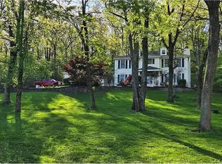 4840 Green Valley Dr, High Ridge, MO 63049