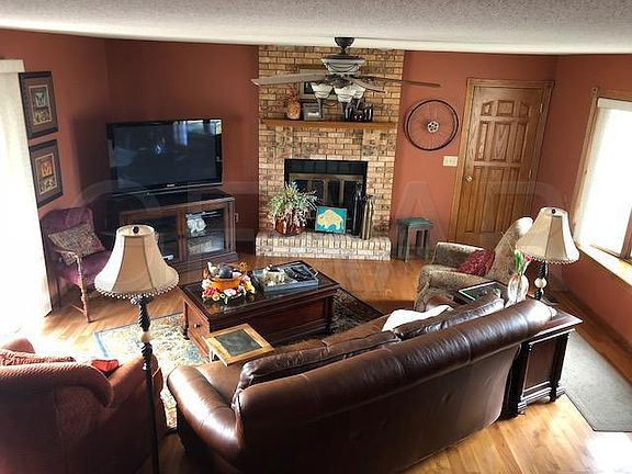 2nd image of 225 Leeward Hills Ln