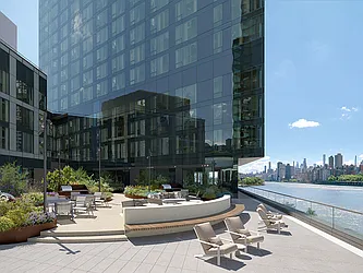 10 Halletts Point at 10 Halletts Point in Astoria
