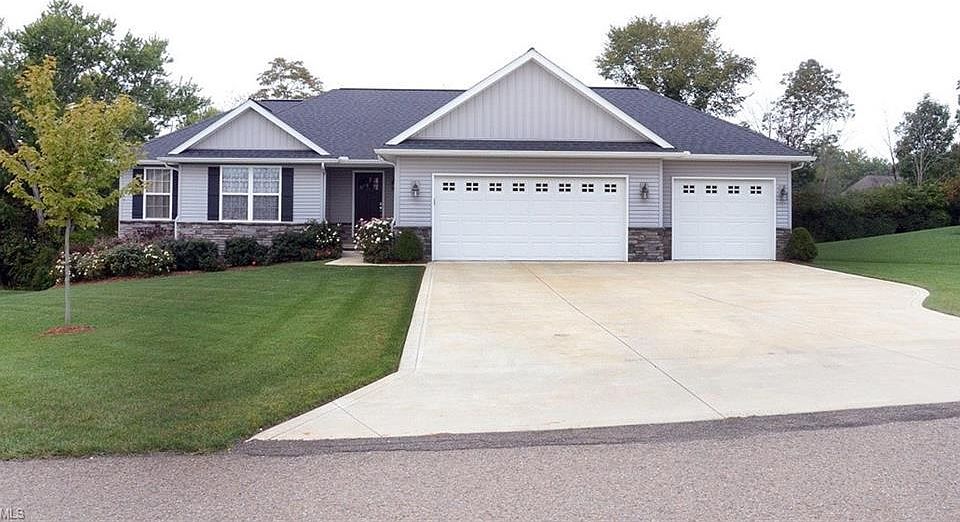 1st image of 5025 Brentwood Park
