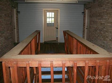 Upper landing allows access to the four upper apartments.