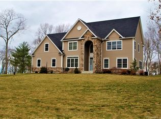 82 Fieldstone Dr, Tolland, CT 06084