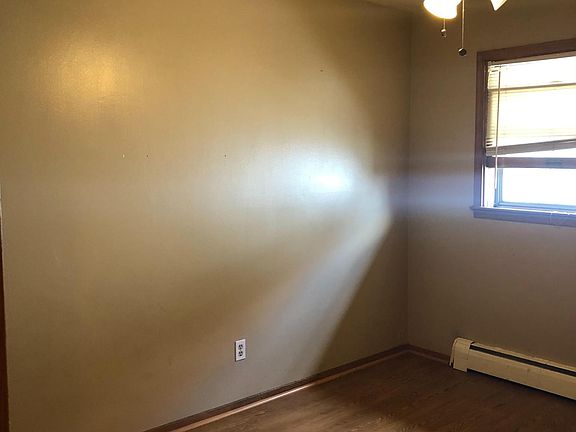 3rd image of 3049 Grand St NE