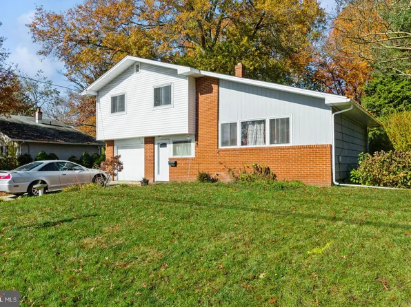 615 Pasadena Dr, Magnolia, NJ 08049