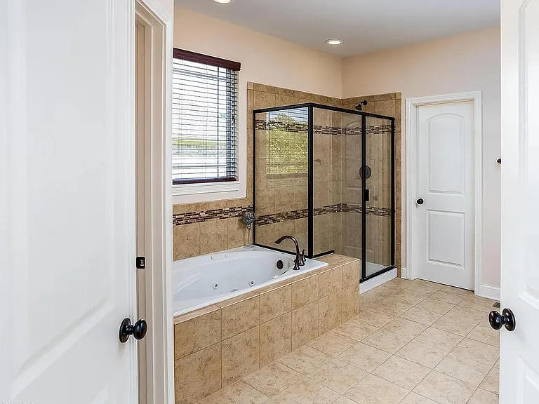 903 Malone Pl — Photo 18