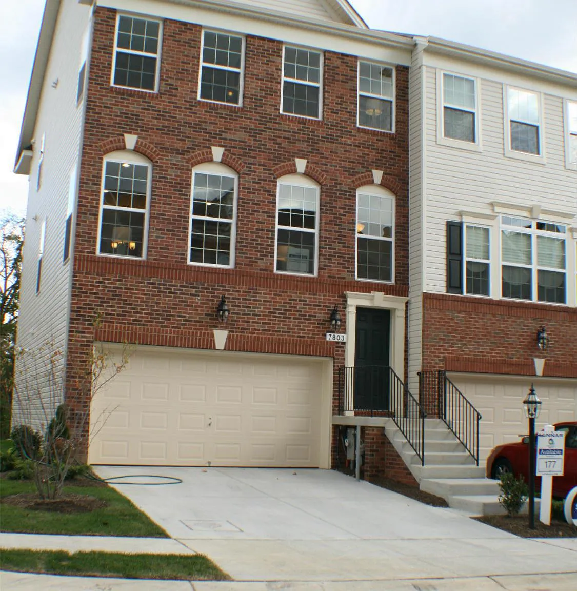 3 bed, 4.0 bath, 2420 sqft, $3,395 — Photo 2