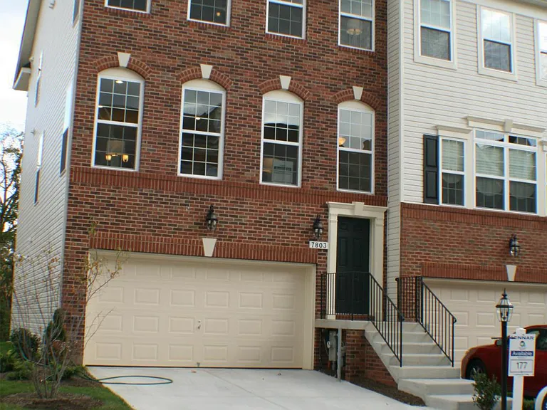 1610 Sun High Ter — Photo 2