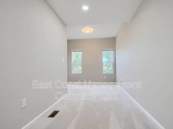 1928 Hollins St, Baltimore, MD 21223