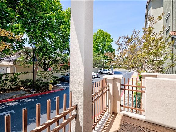 5th image of 63 Ede Ln