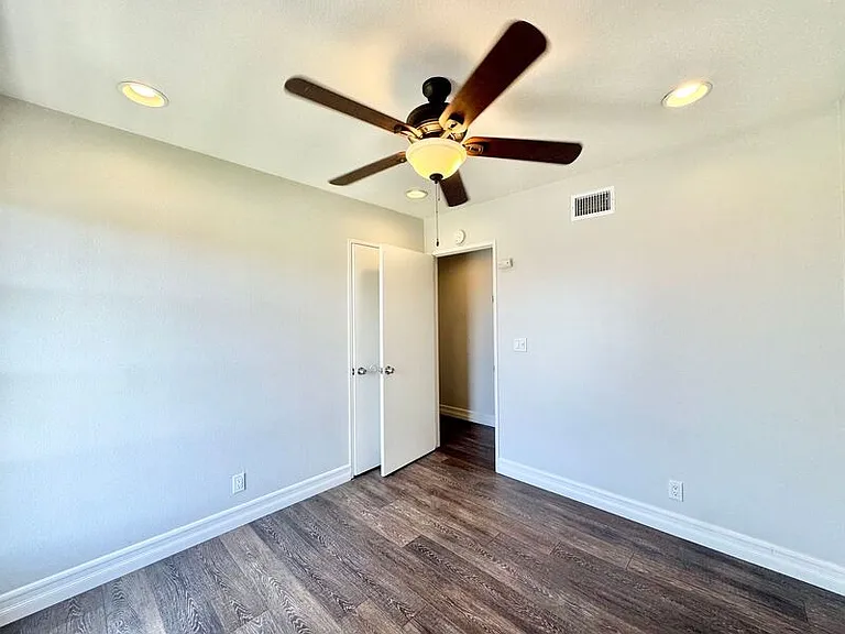 1530 Rogue St — Photo 15