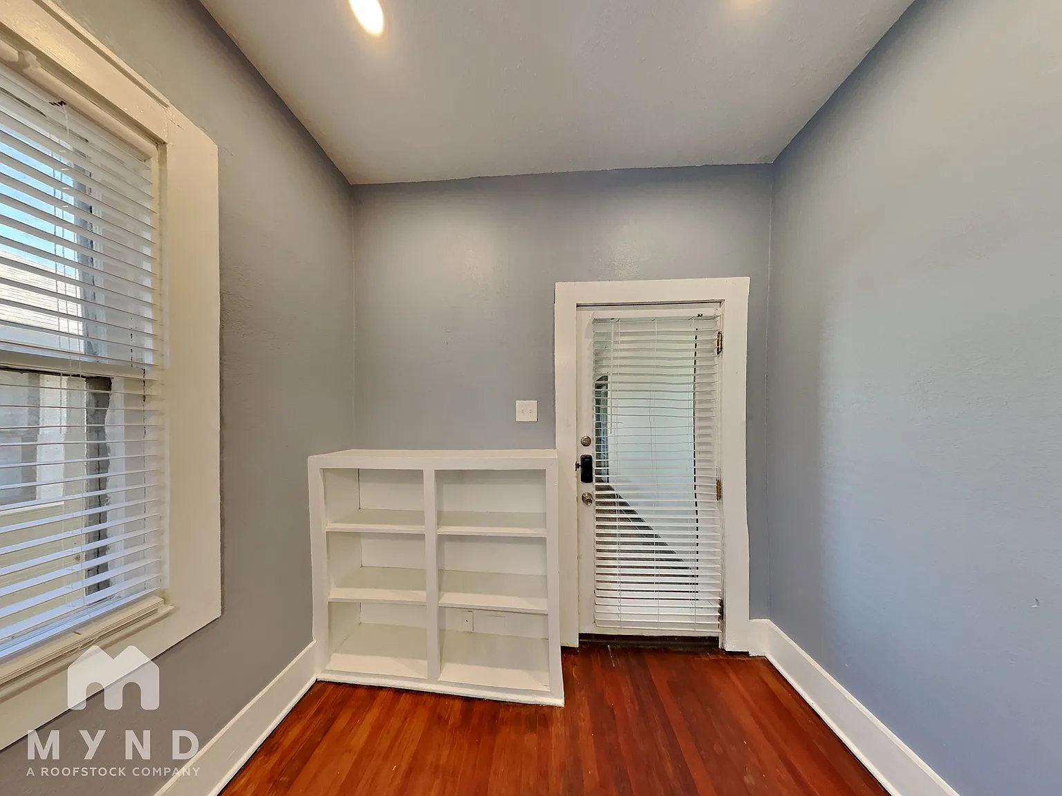 1 bed, 1.0 bath, 500 sqft, $895 — Photo 2