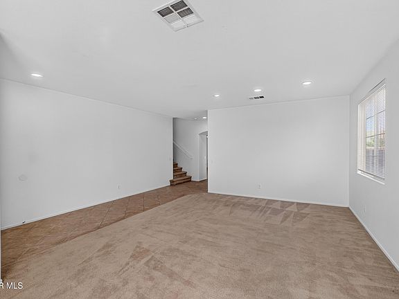 4th image of 3019 W Newgrove St