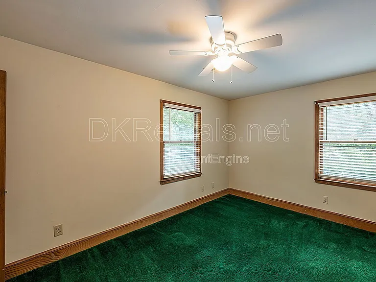 425 Ansley St — Photo 18