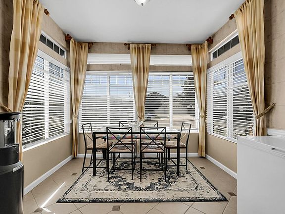 3rd image of 2865 Tulare Ct