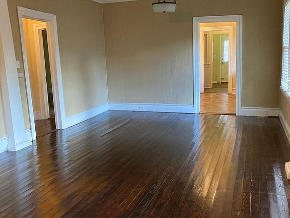 Front room/dining room