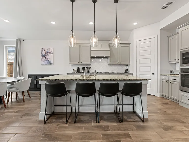 801 Lake Cove Dr — Photo 10