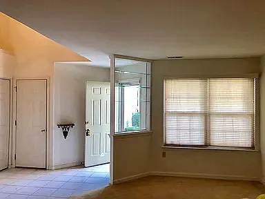 2 bed, 2.5 bath, 1306 sqft, $2,050 — Photo 3