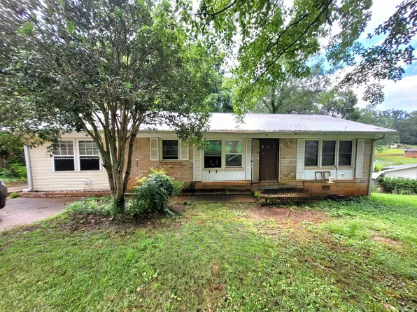 302 Brookview Dr, Talladega, AL 35160