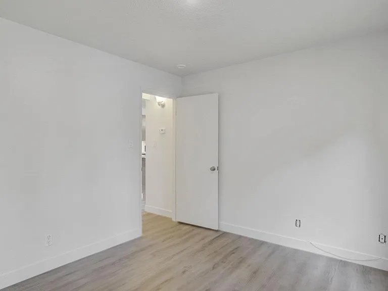 1524 Matheson Rd — Photo 13