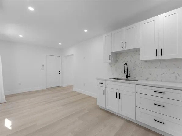 2610 NW 83rd Ave, Fort Lauderdale, FL 33322