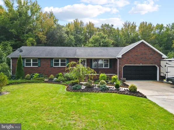 319 E Pittsfield St, Pennsville, NJ 08070