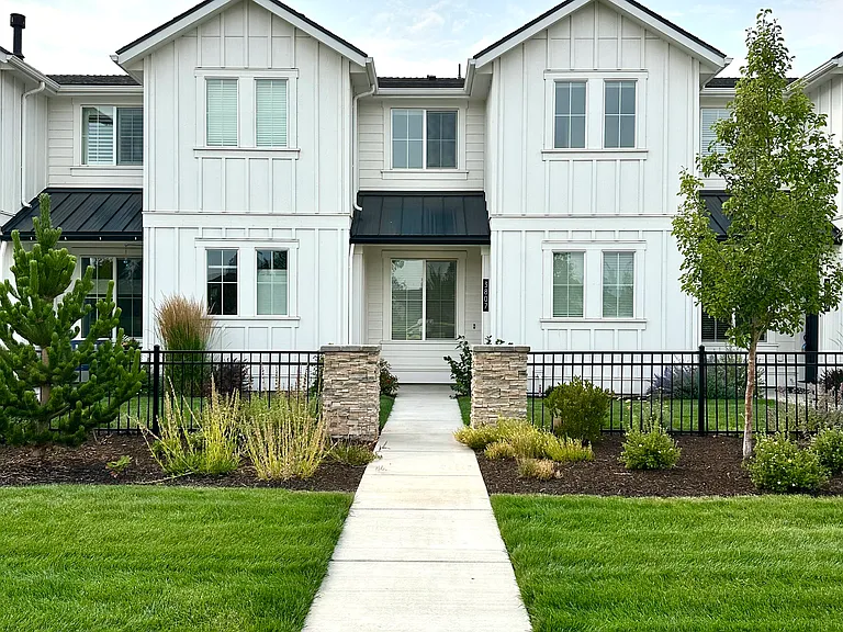3807 Eagle Rd #3807 — Photo 1