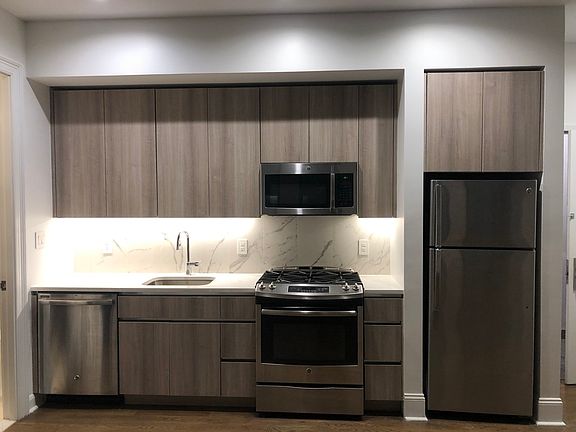 3rd image of 15 Park Row APT 5D