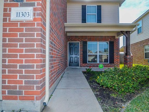 3rd image of 11303 Dahlia Dale Dr