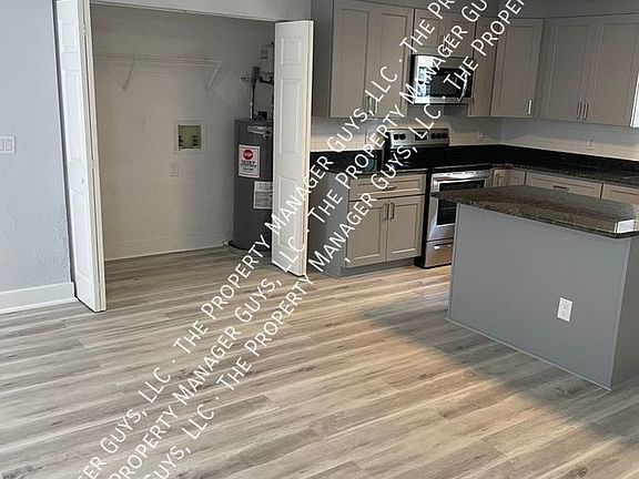 5th image of 1047 Cedar St Unit 2
