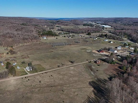 5th image of 1385 Dam Rd