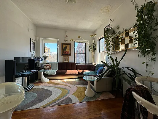 Rented by Pear NYC LLC | media 13