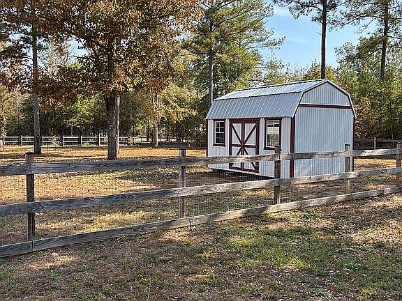 4th image of 20 Bluegill Rd