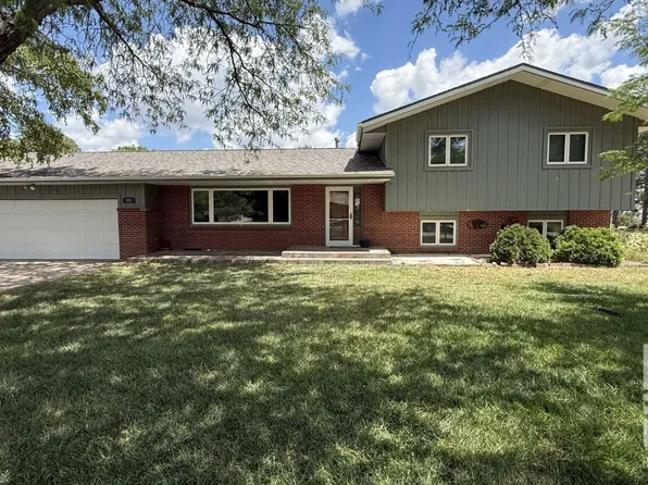 501 S 8th St, Leoti, KS 67861