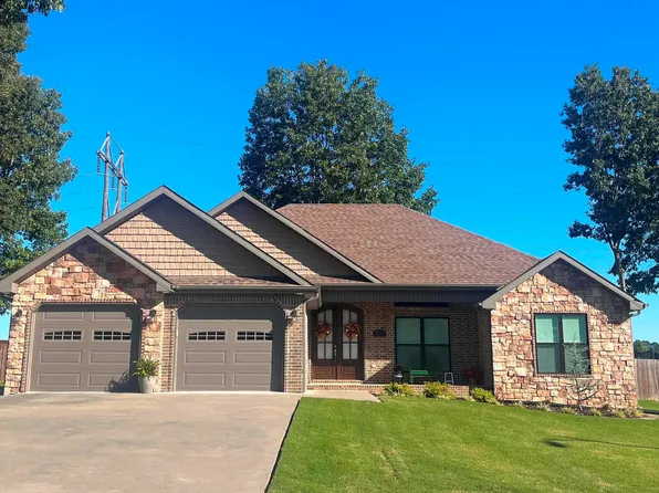1805 Wedgewood Dr, Paragould, AR 72450