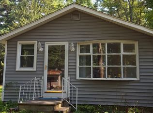 15 Woods Lake Ter, Middleboro, MA 02346