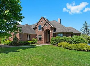 10587 Lighthouse Point, South Lyon, MI 48178