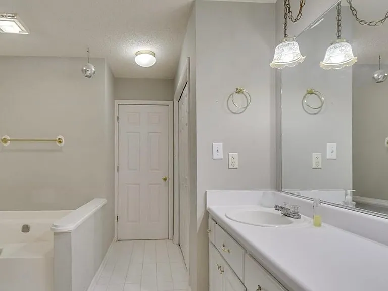 Colony Place Dr — Photo 1