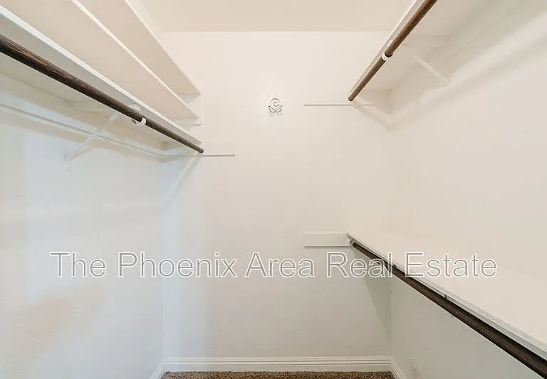 3231 N Woodburne Dr — Photo 23
