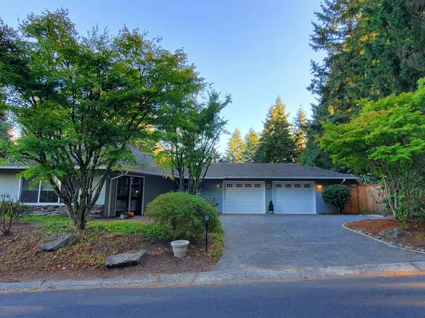 2261 Sahalee Dr W, Sammamish, WA 98074