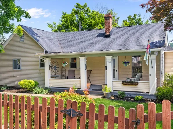 1209 1/2 Vance Ave, Coraopolis, PA 15108