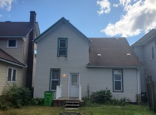 208 1st St NW, Barberton, OH 44203